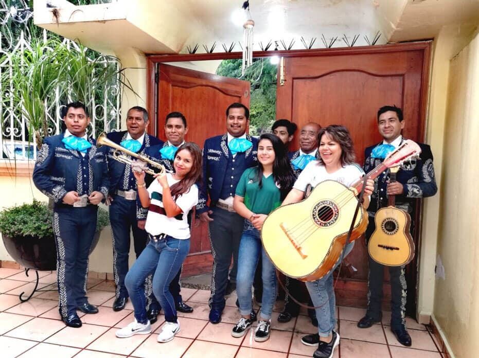 MARIACHI ÁNGELES DE PLATA - Músicos profesionales para el servicio de mariachi