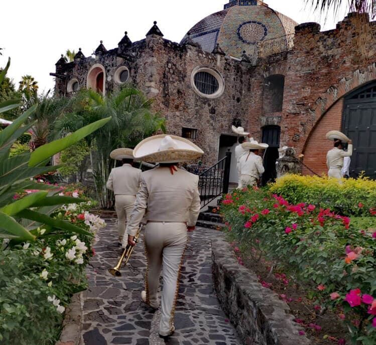 MARIACHI ÁNGELES DE PLATA - Servicio de mariachis para misas