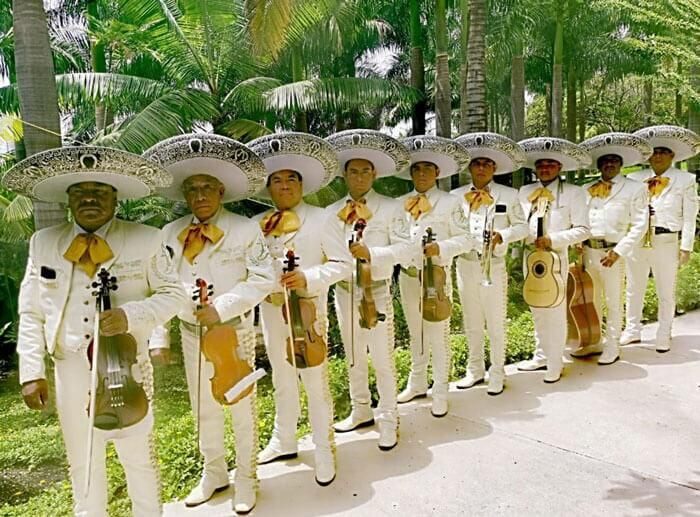 MARIACHI ÁNGELES DE PLATA