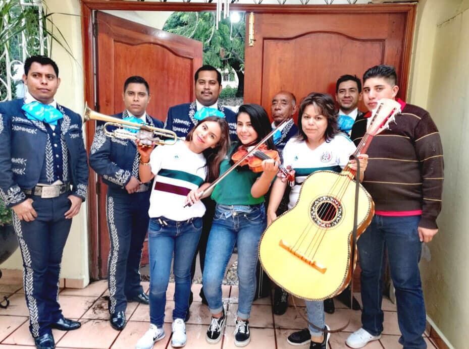 MARIACHI ÁNGELES DE PLATA - Mariachis