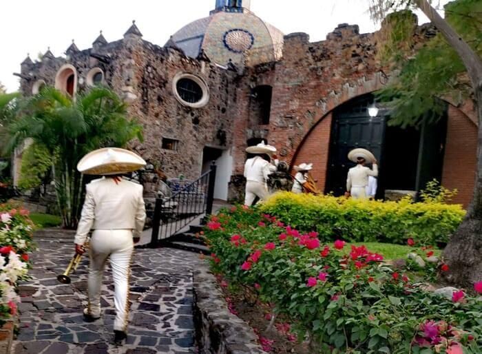 MARIACHI ÁNGELES DE PLATA - Mariachis para misas