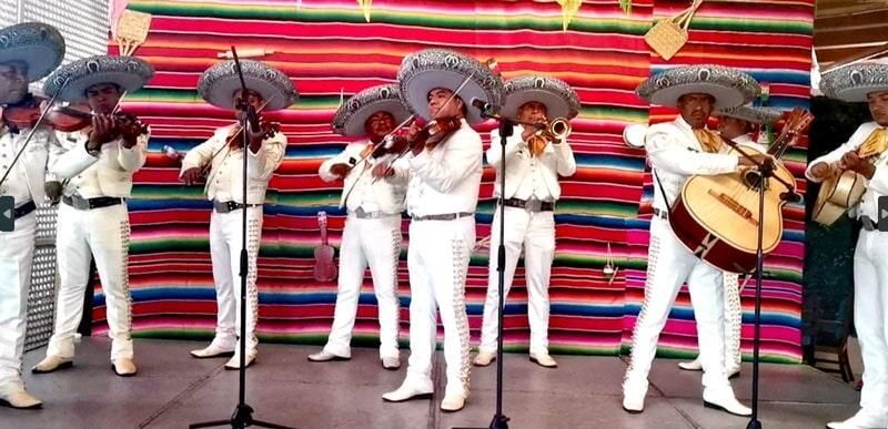 MARIACHI ÁNGELES DE PLATA