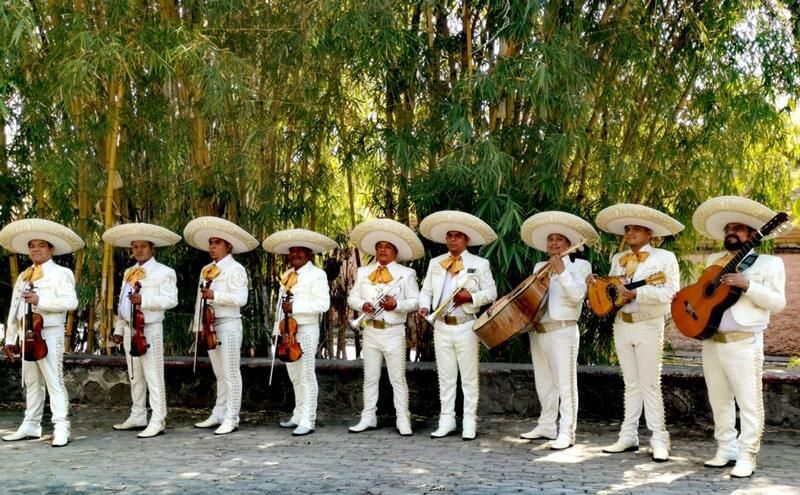MARIACHI ÁNGELES DE PLATA