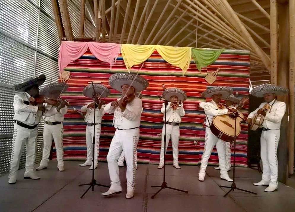 MARIACHI ÁNGELES DE PLATA
