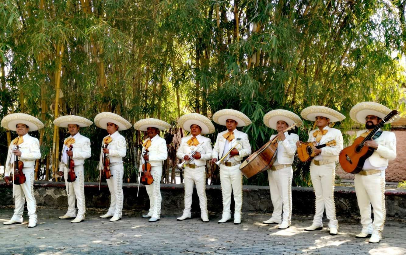 MARIACHI ÁNGELES DE PLATA