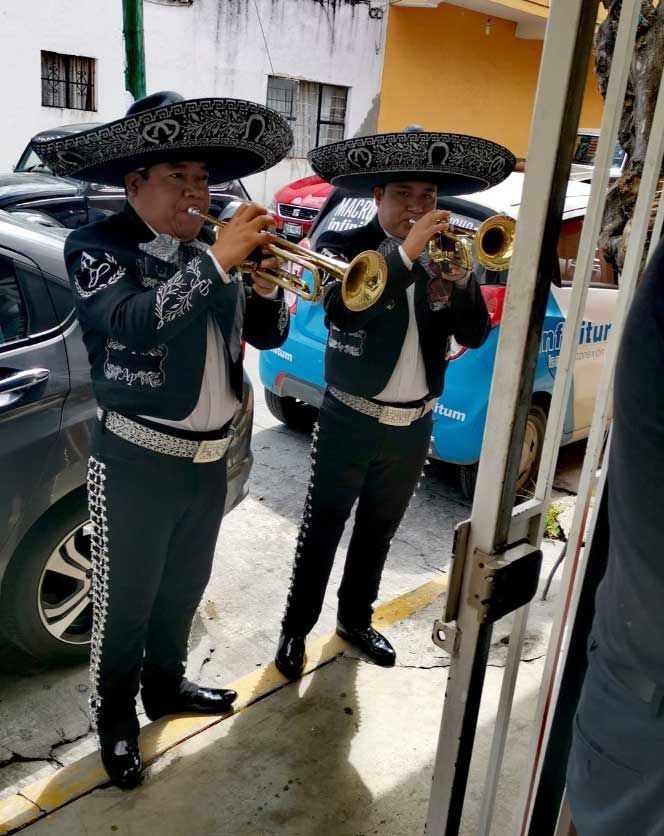 MARIACHI ÁNGELES DE PLATA - comuniones