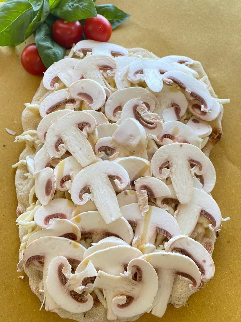 pinsa funghi bianca