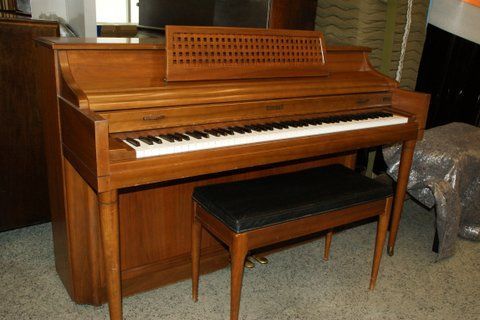 Piano Kimball mit Bank