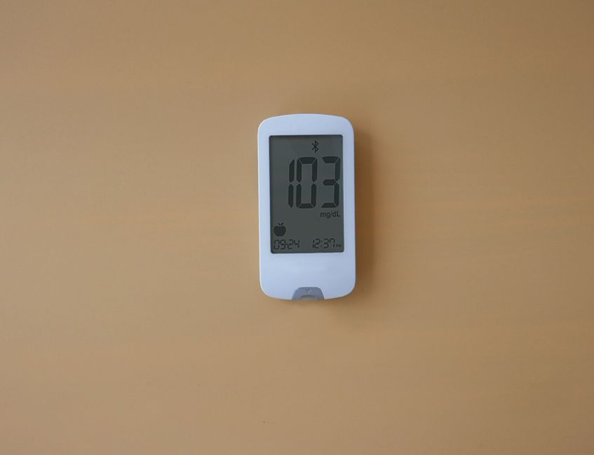 Blood Sugar Monitoring on GLP-1s: Why Diabetics and Non-Diabetics Track Differently