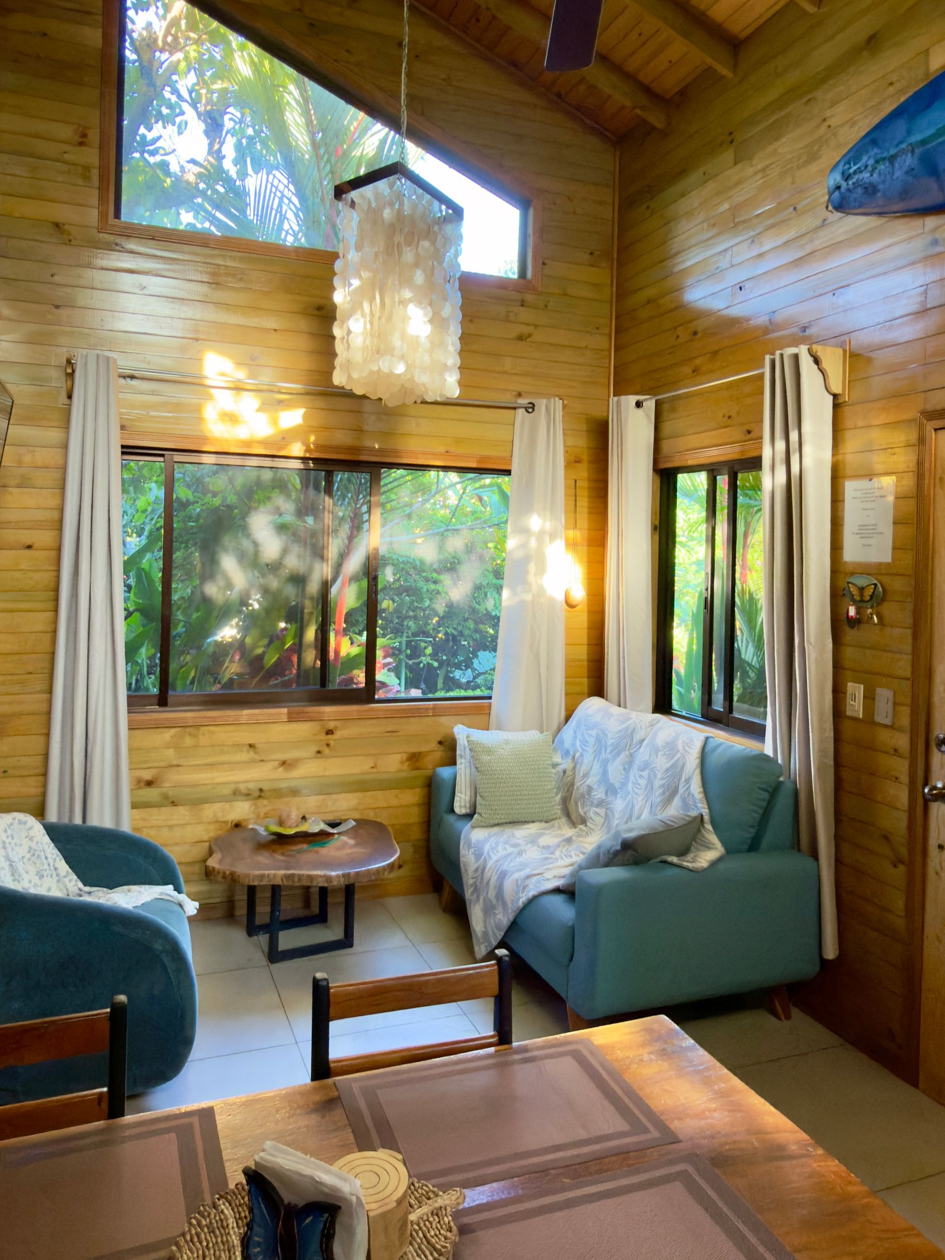 vacation home in Manuel Antonio with cozy and comfortable furnishings from local vendors