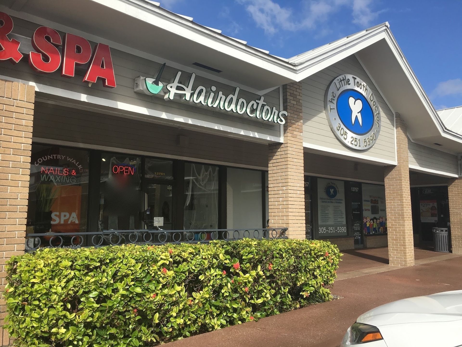 Hairdoctors Specialty Salons in Country Walk, Miami