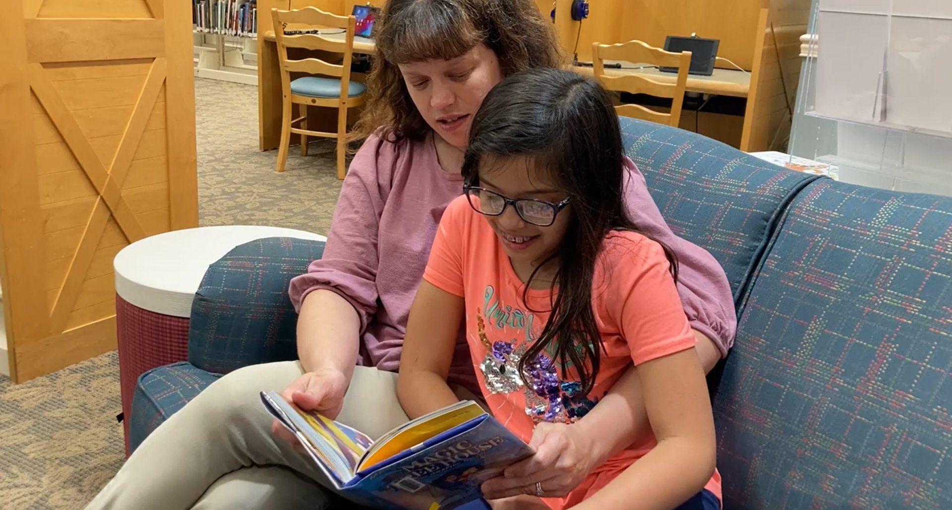 Patrons reading