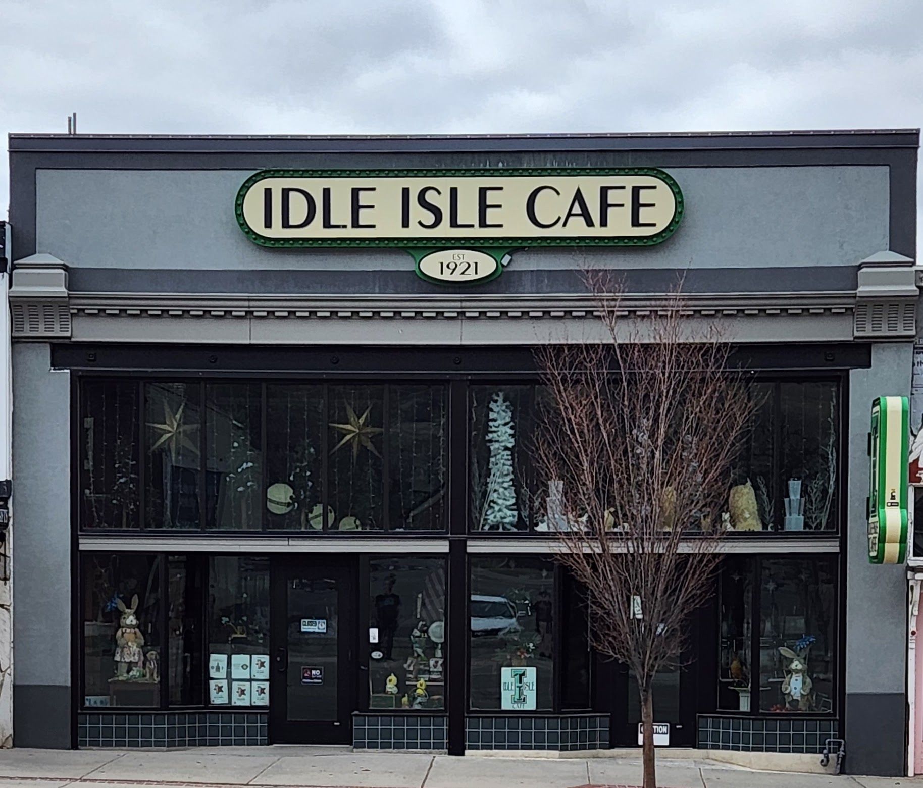 An image of Idle Isle Cafe, one of Utah's oldest restaurants.