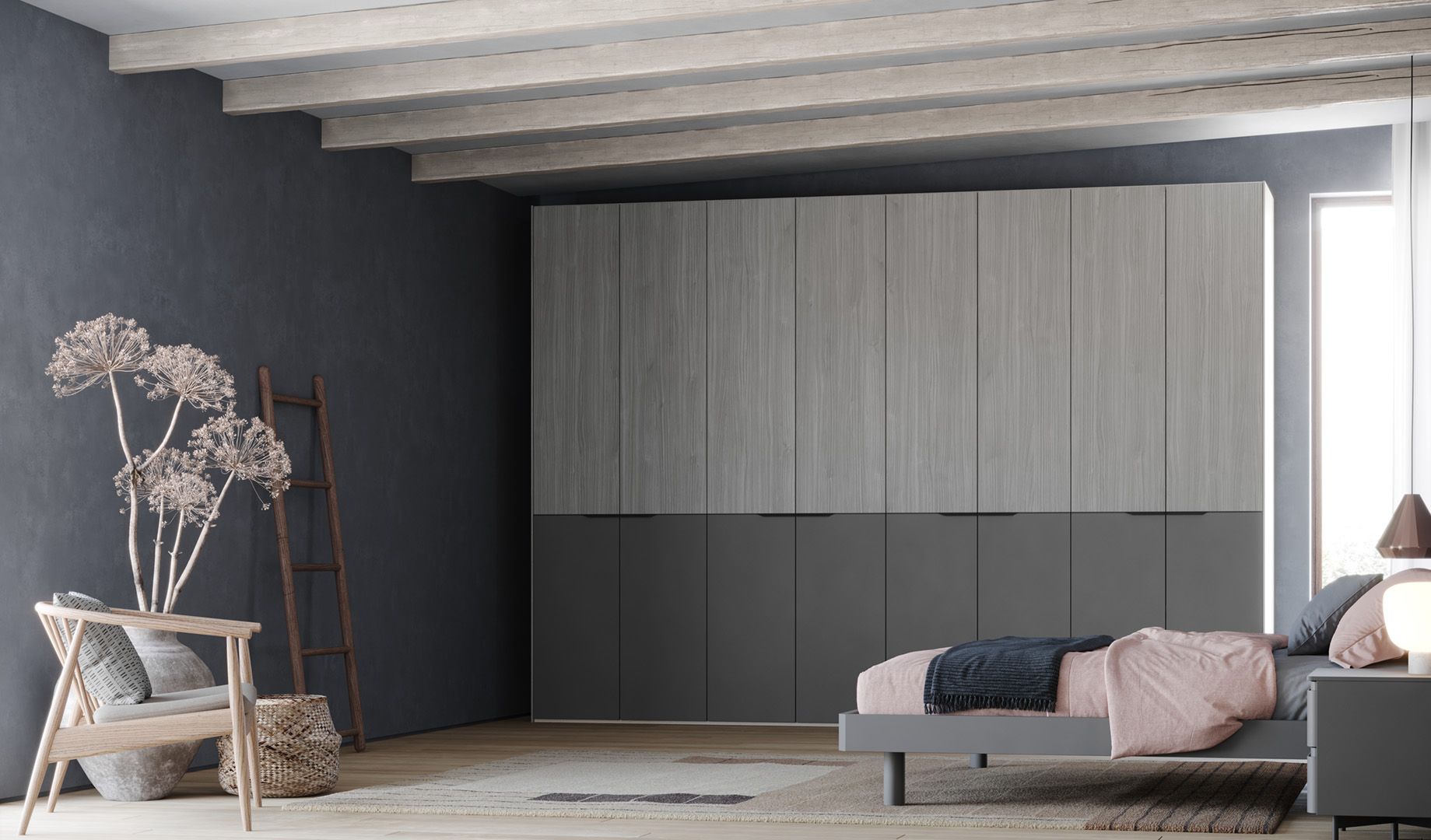 Camera da letto moderna nei toni del grigio e del legno; ampio armadio, letto e sedia.