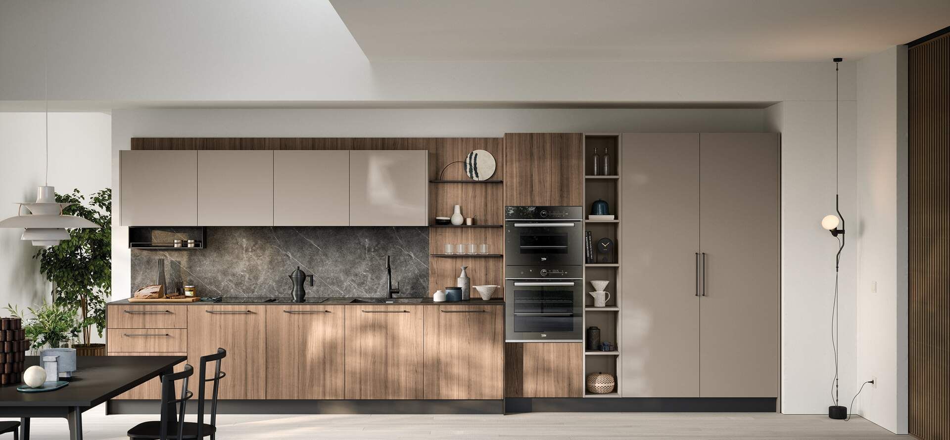Cucina moderna con mobili in legno e tortora, forno incorporato e paraschizzi in pietra.