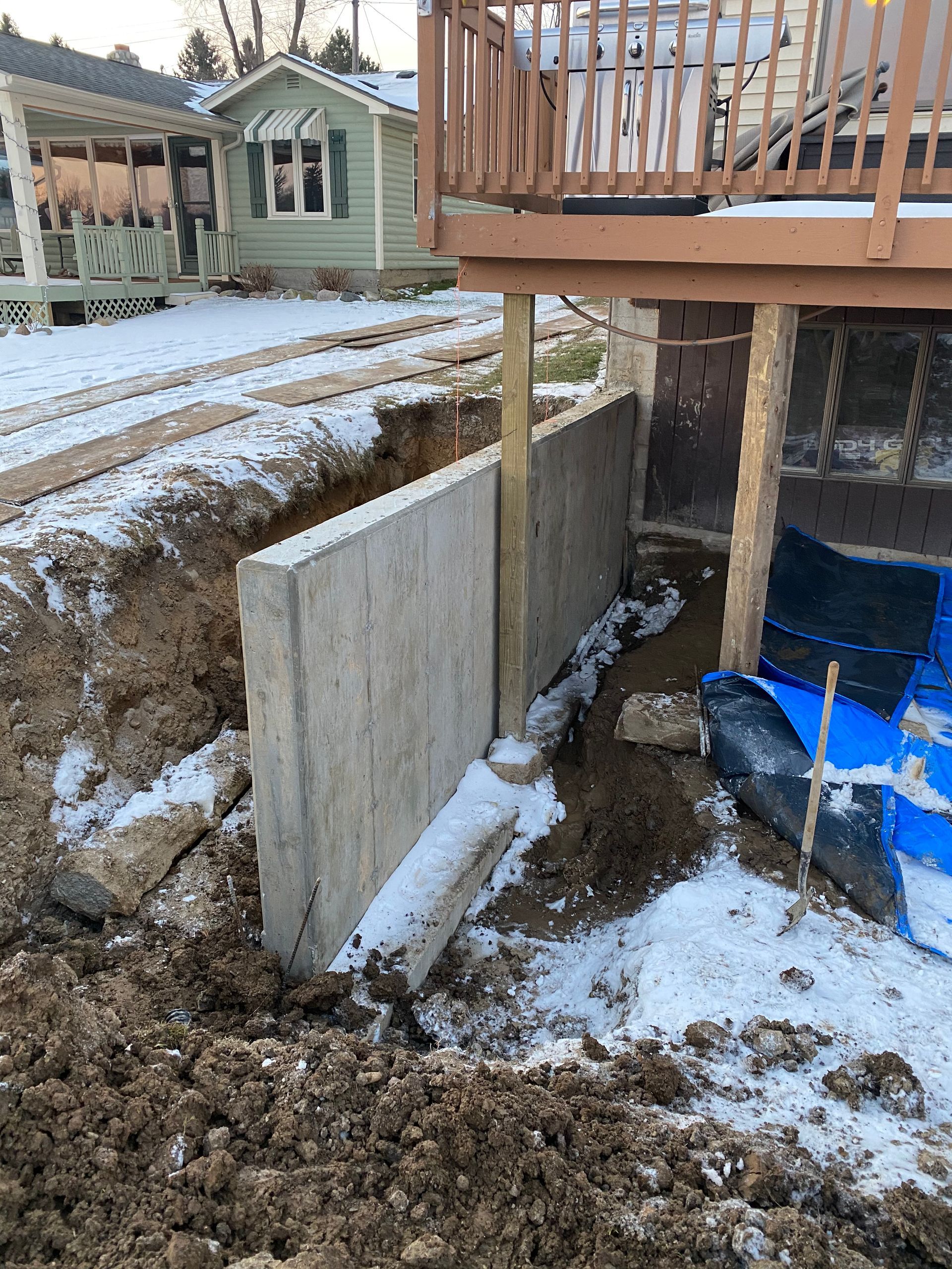 Retaining wall