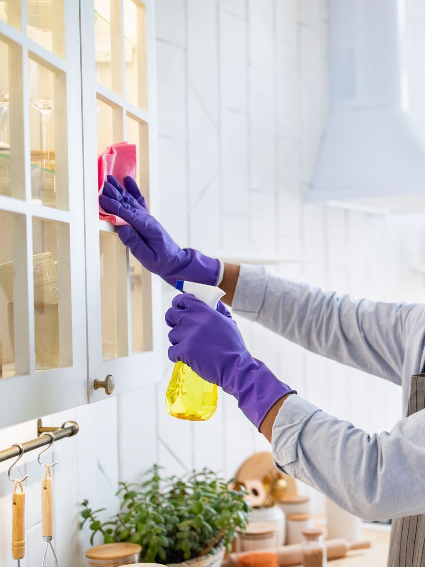 deep cleaning walls