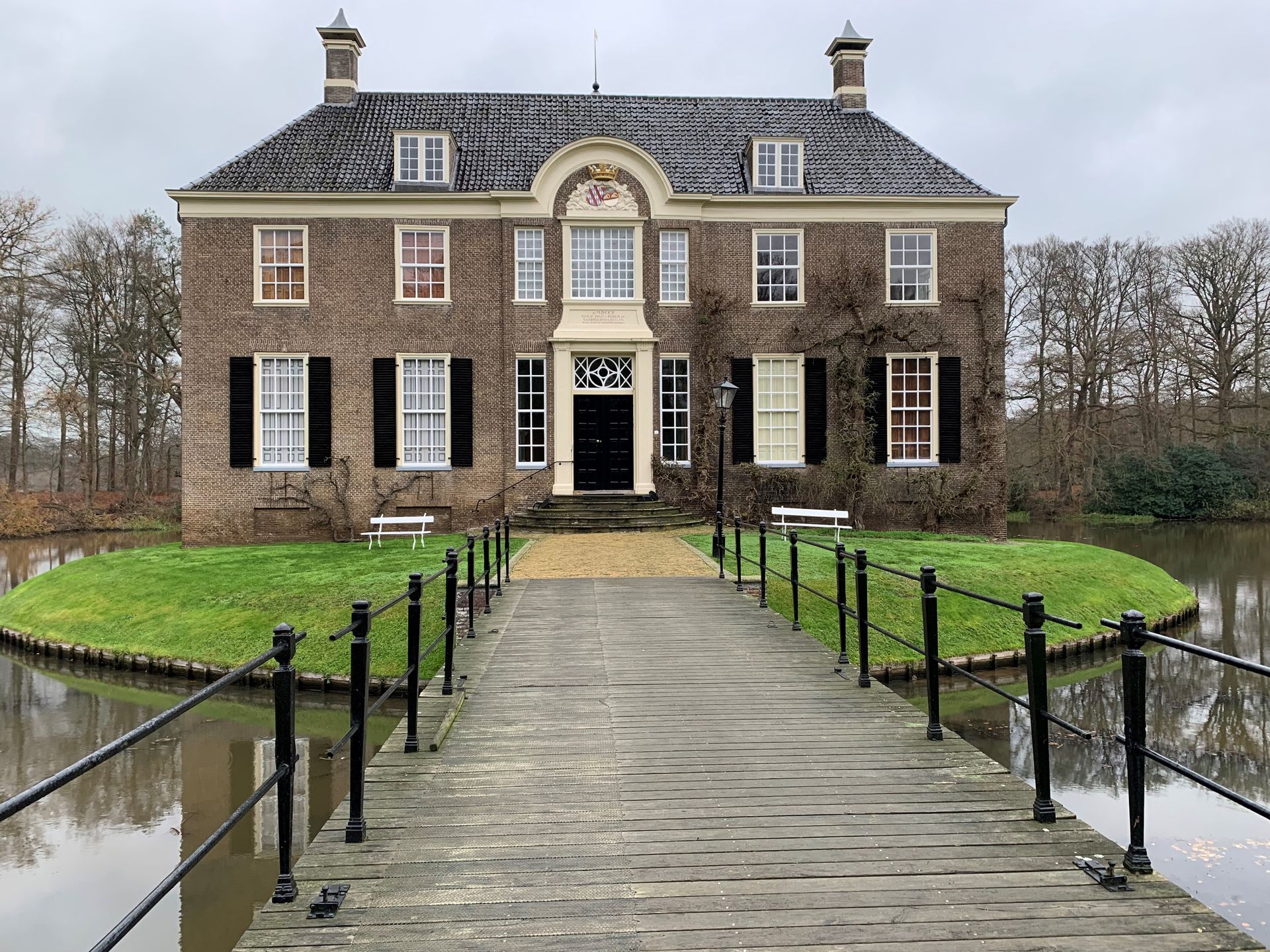 Isolerende raamfolie bij een monumentaal pand te Dalfsen.