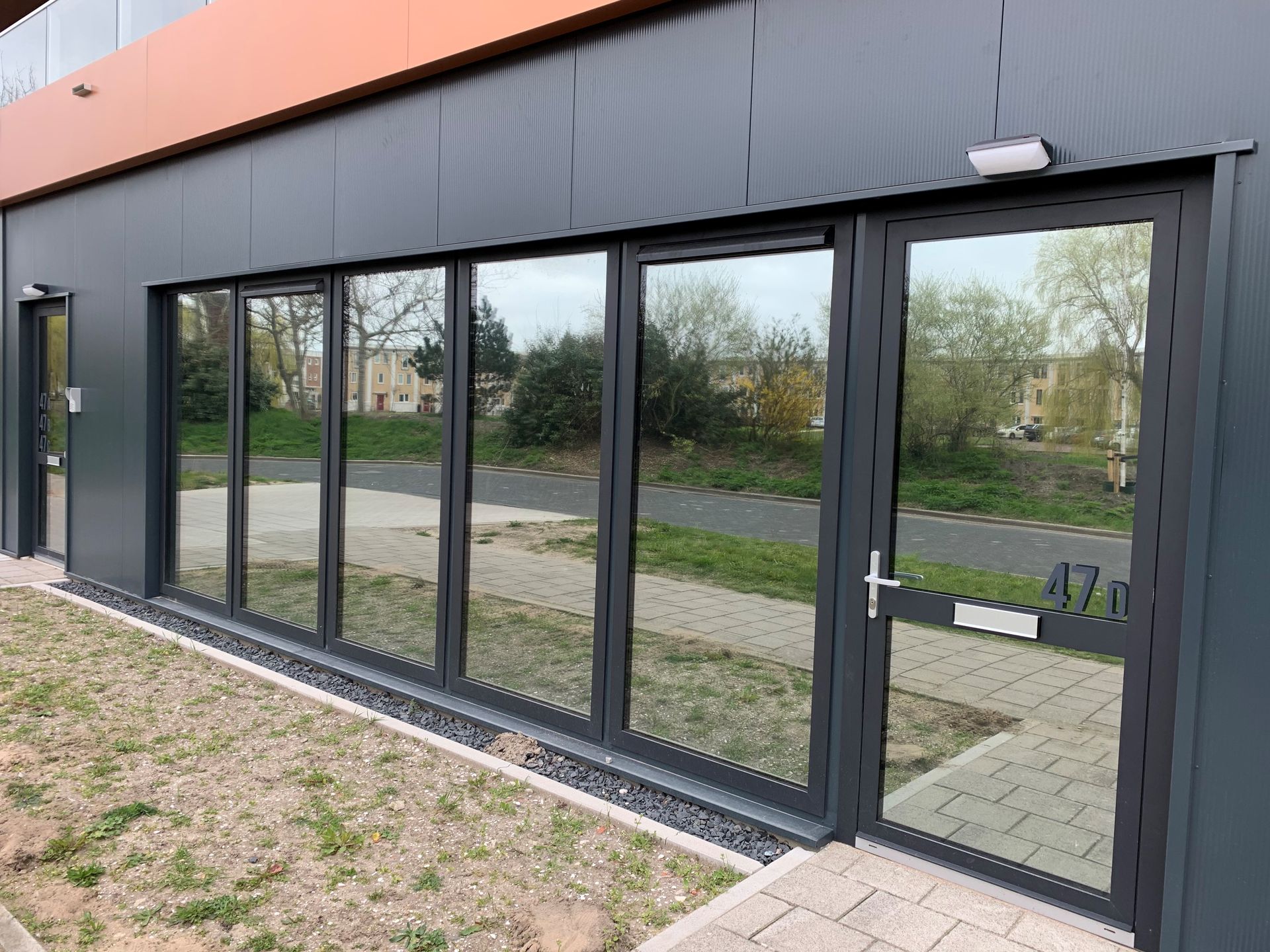 Warmtewerende raamfolie bij Kames Food te Assendelft.
