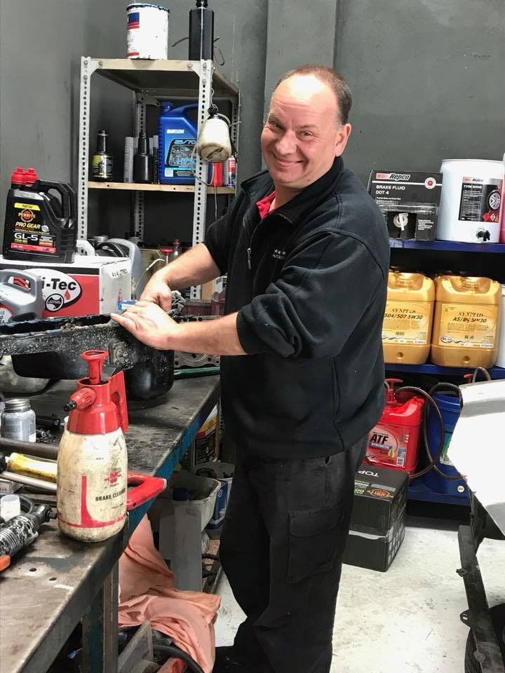 Mechanic Smiling — Mechanic in West Gosford NSW