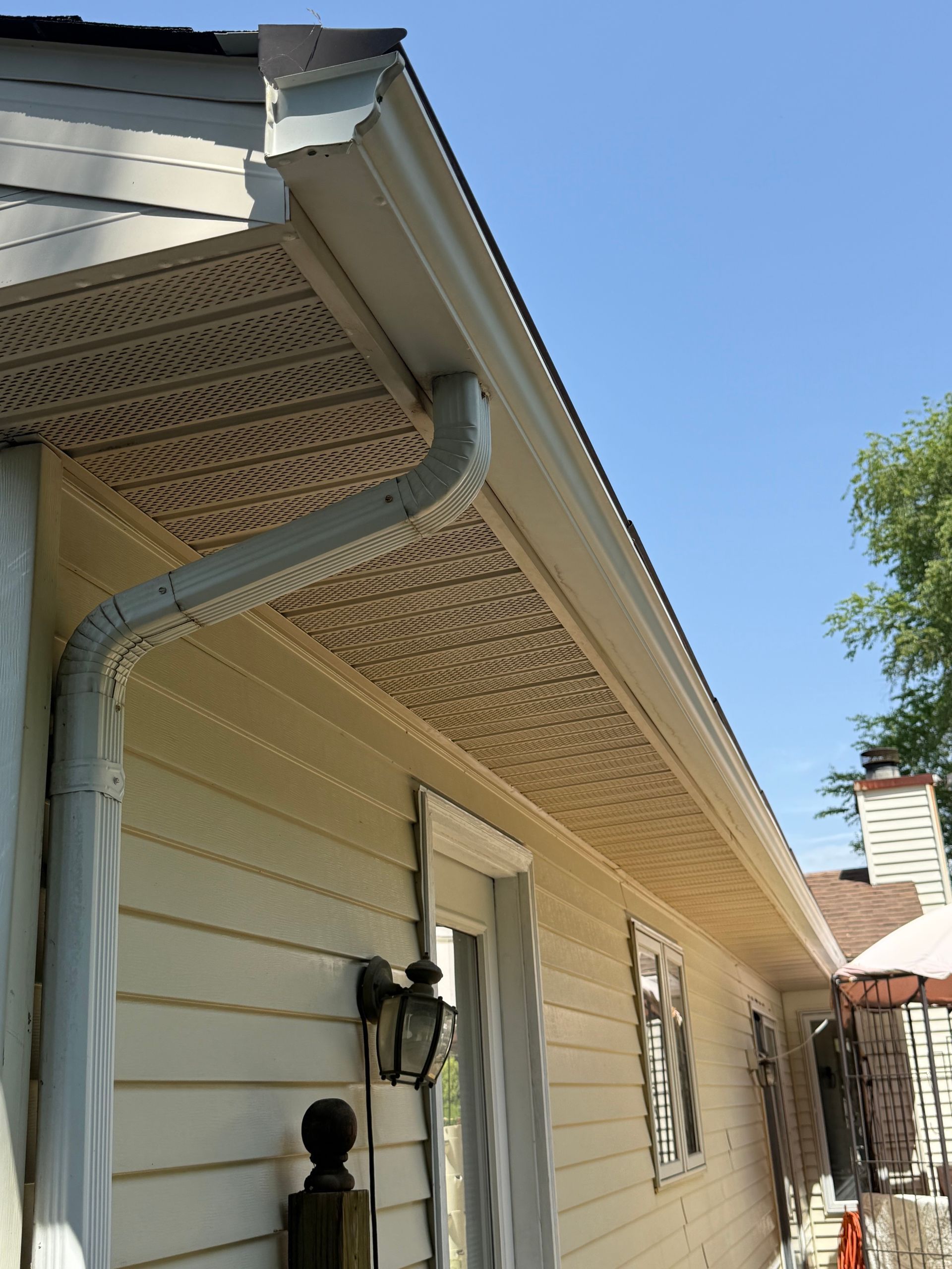 After Cleaning the White Gutter — Springfield, IL — Midwest Power/Soft Washing