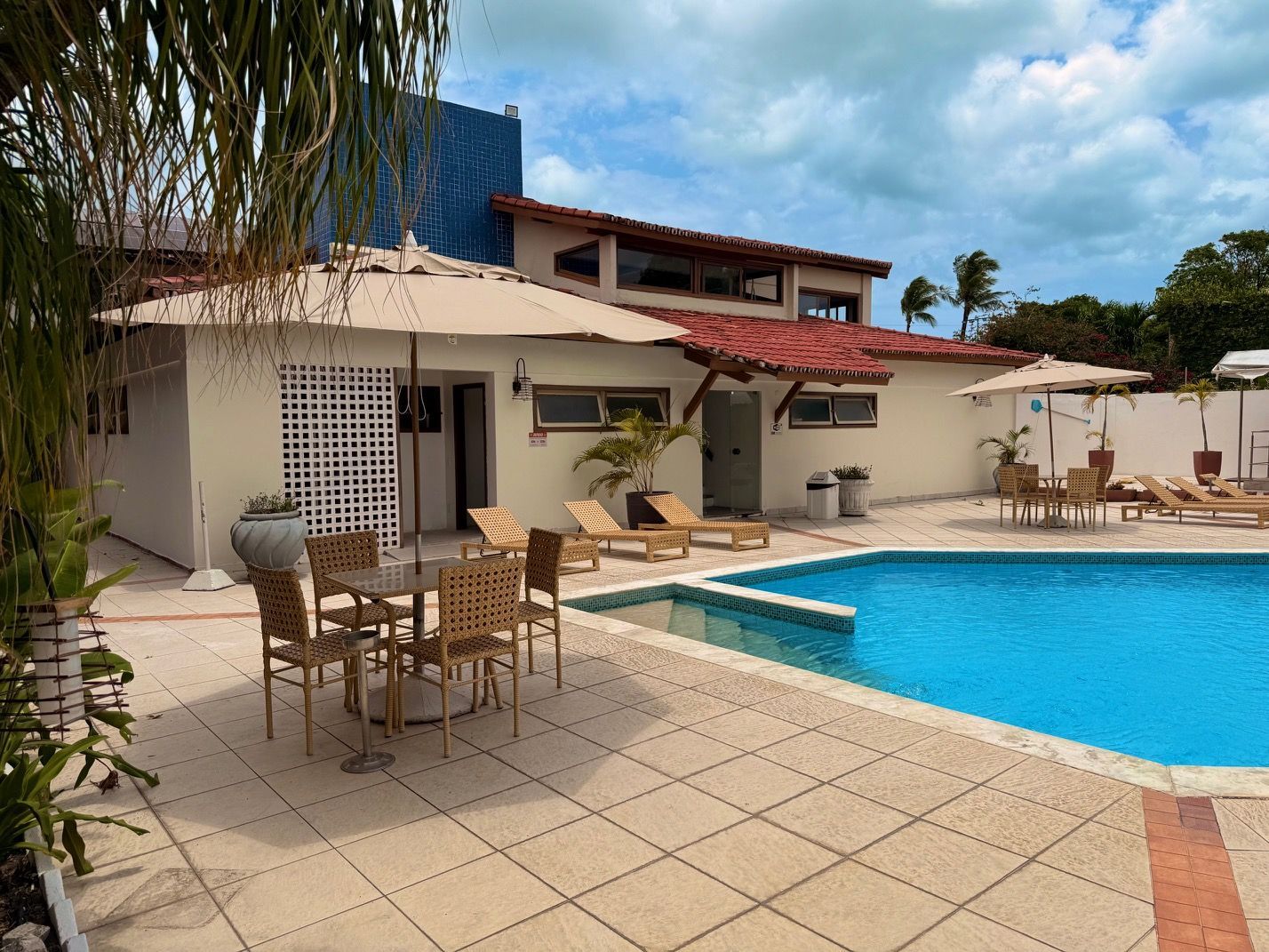 Piscina Hotel Girassol