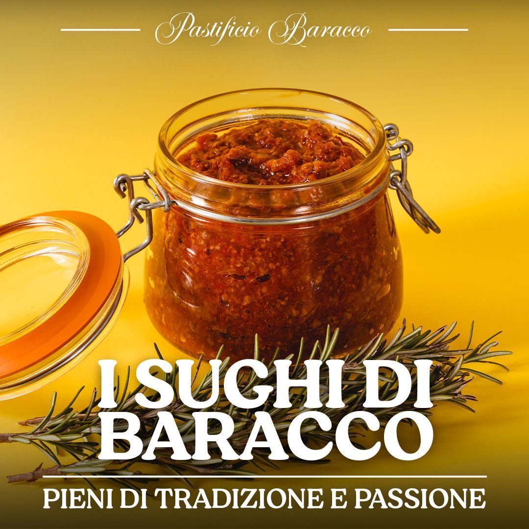 Barattolo di crema di peperoni rossi con coperchio aperto su sfondo giallo, etichettato “I SUGHI DI BARACCO”