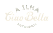 Logotipo do Ciao Bella Ristorante com escrita em dourado claro e letras arqueadas cinza sobre fundo branco.
