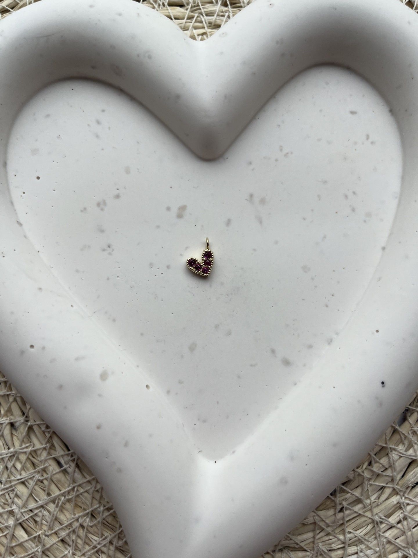 Bedel hartje roze diamantjes
