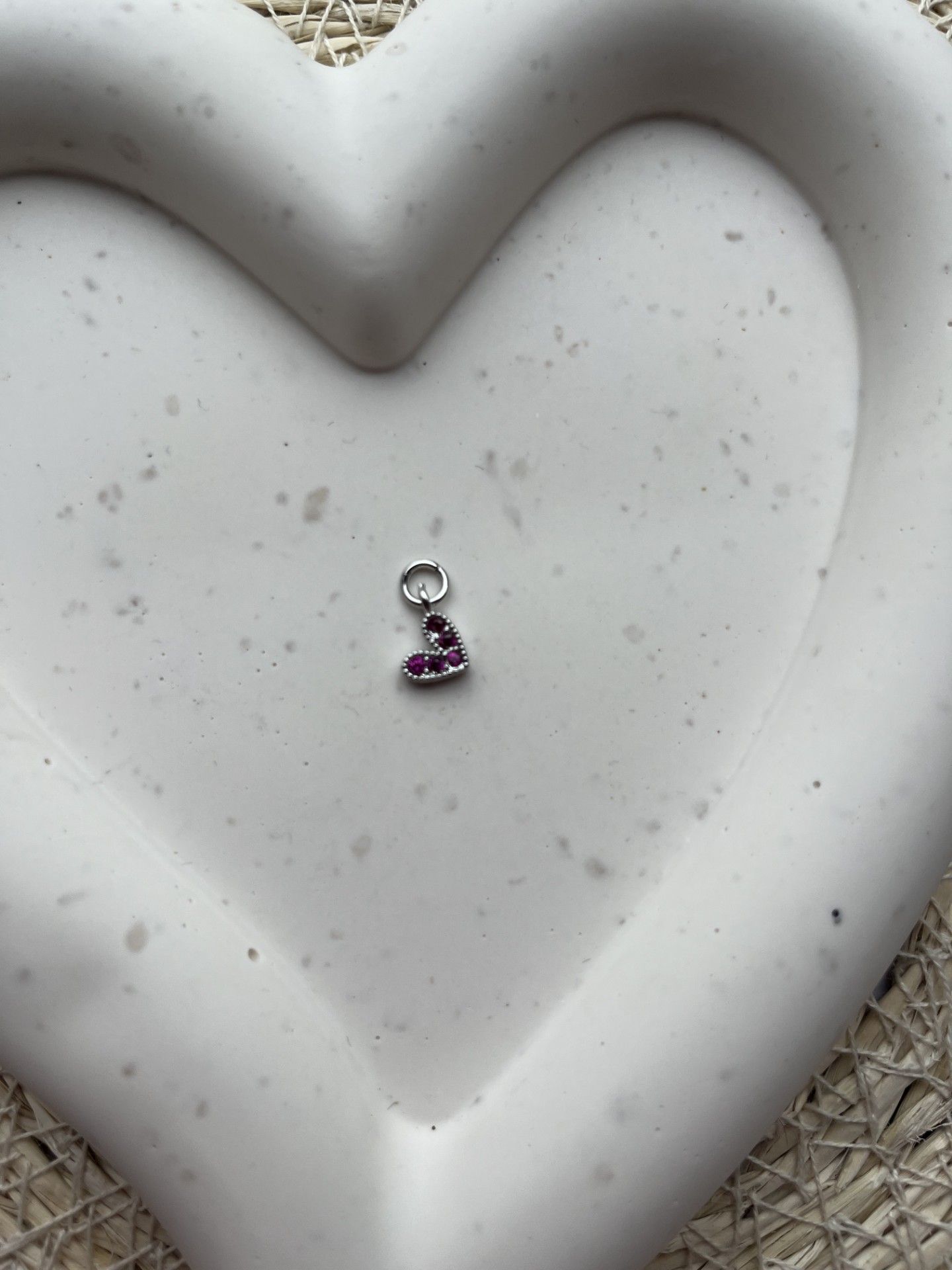 Bedel hartje roze diamantjes zilver