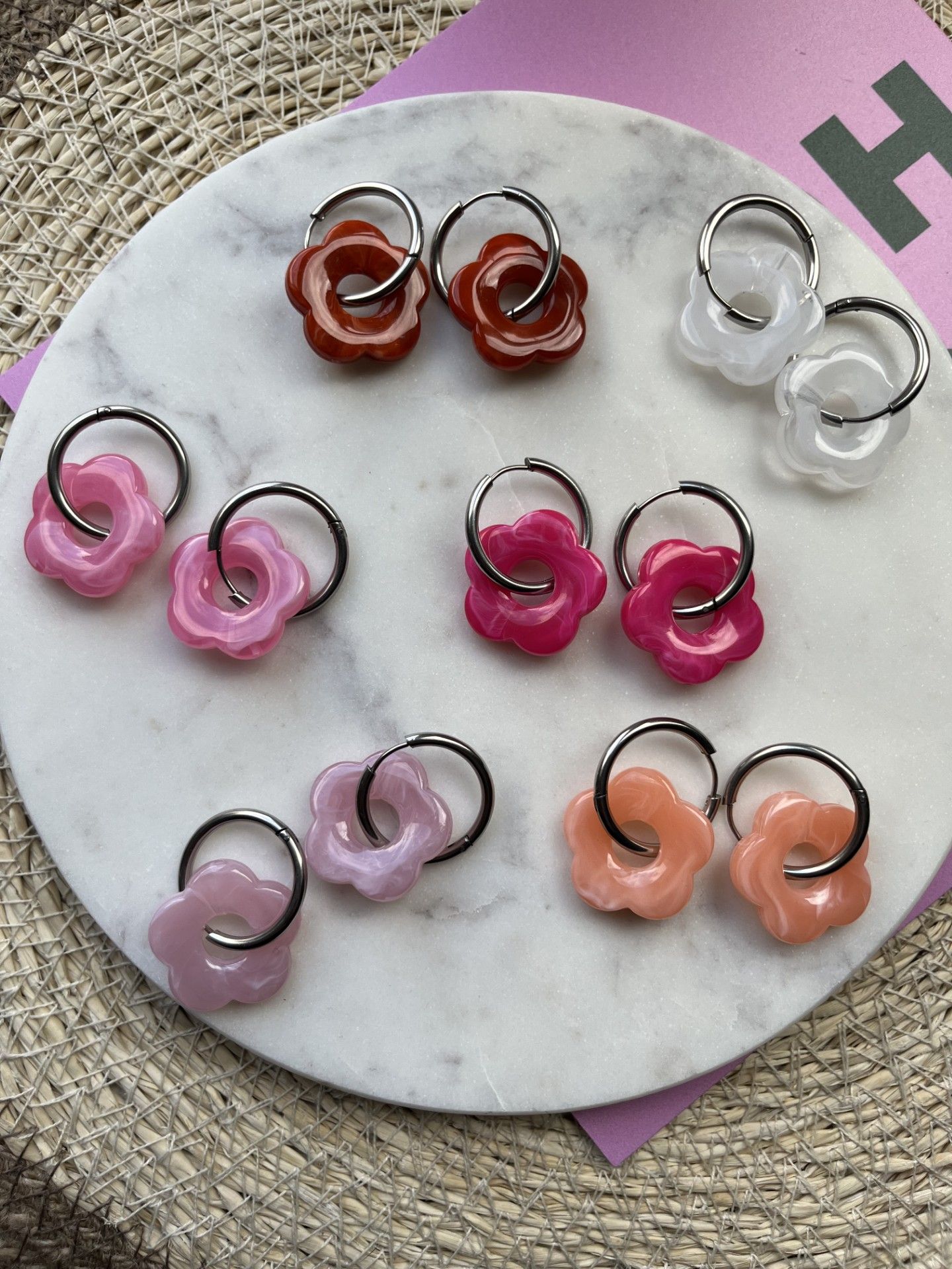 Bloemen oorbellen zilver div kleuren