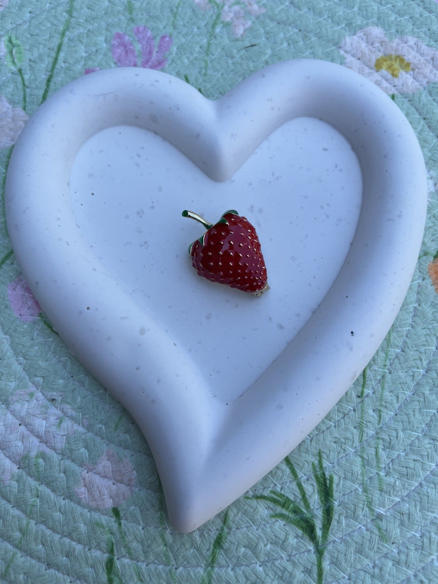Broche aardbei