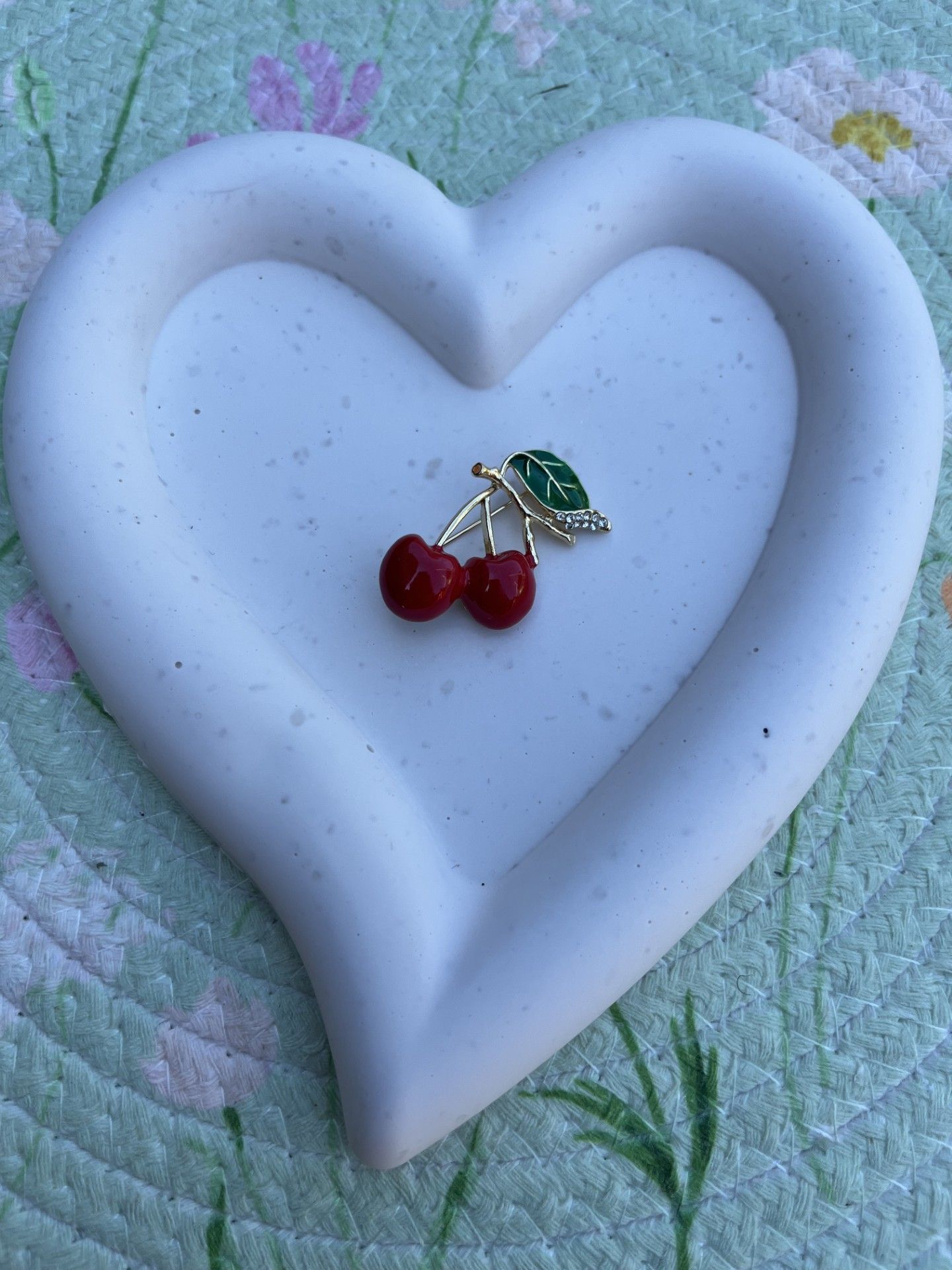 Broche cherry