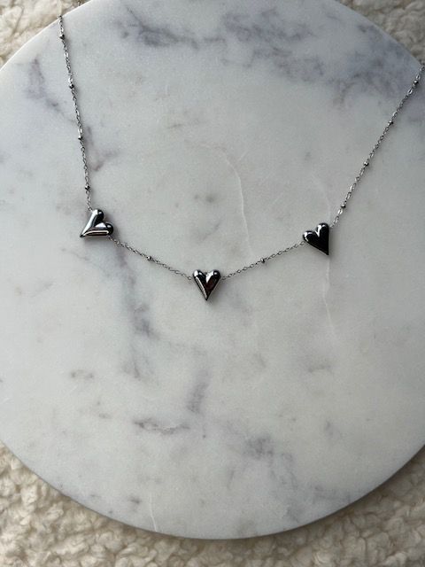 Basic hartjes ketting