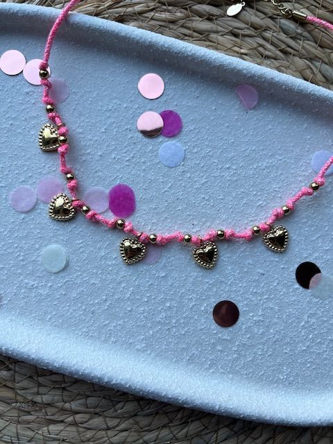 Roze hartjes bedelketting