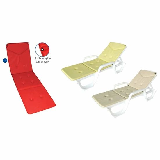 tre materassini per la spiaggia