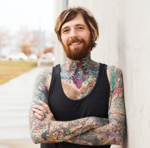 Sean Beiersdorfer, a 500-hour RYT yoga instructor and sound healing specialist, leads dynamic, philosophy-led flows.