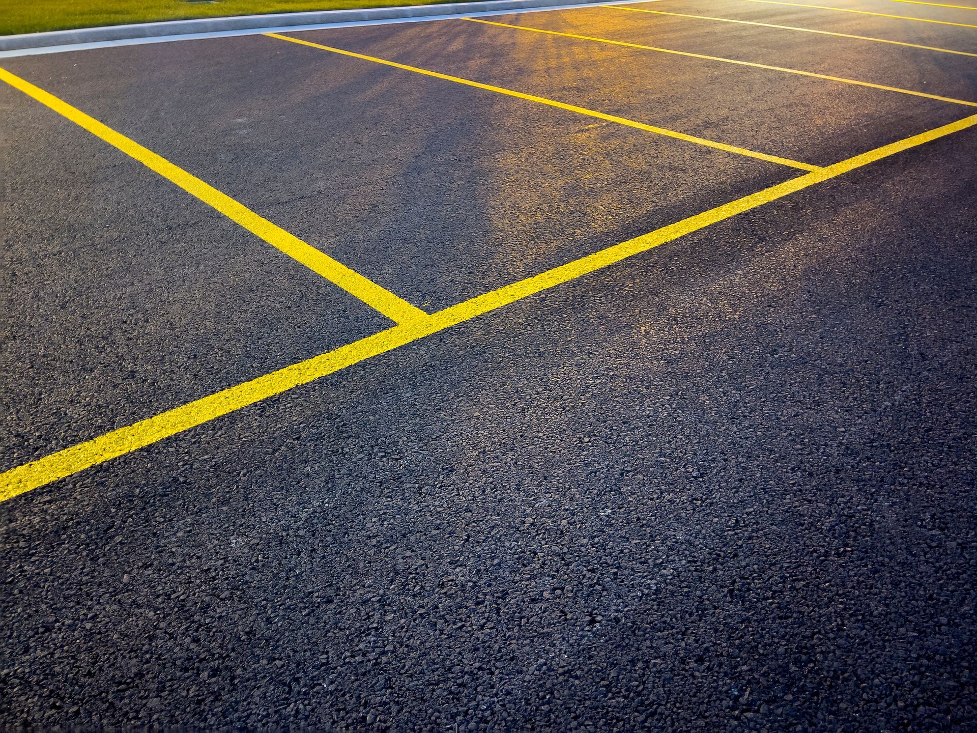 Parking Lot With Yellow Lines On The Road | Middletown, OH | Affordable Paving Company