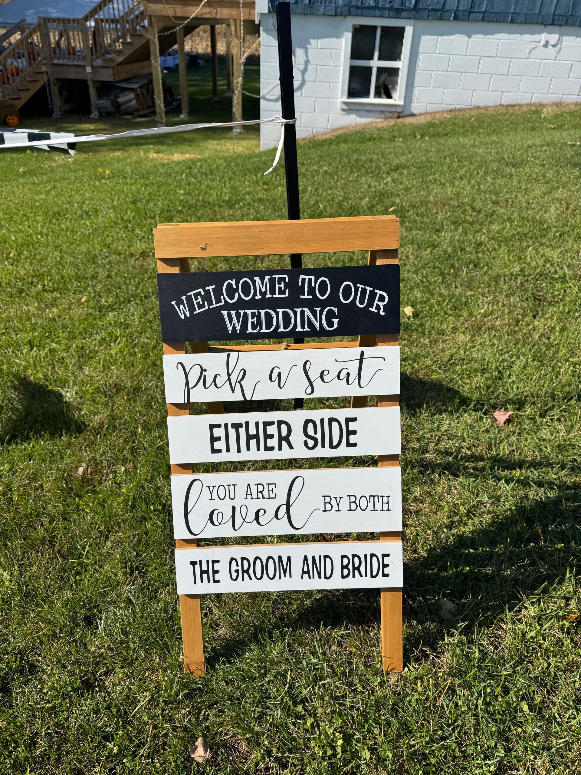 Wooden sign with wedding message: 
