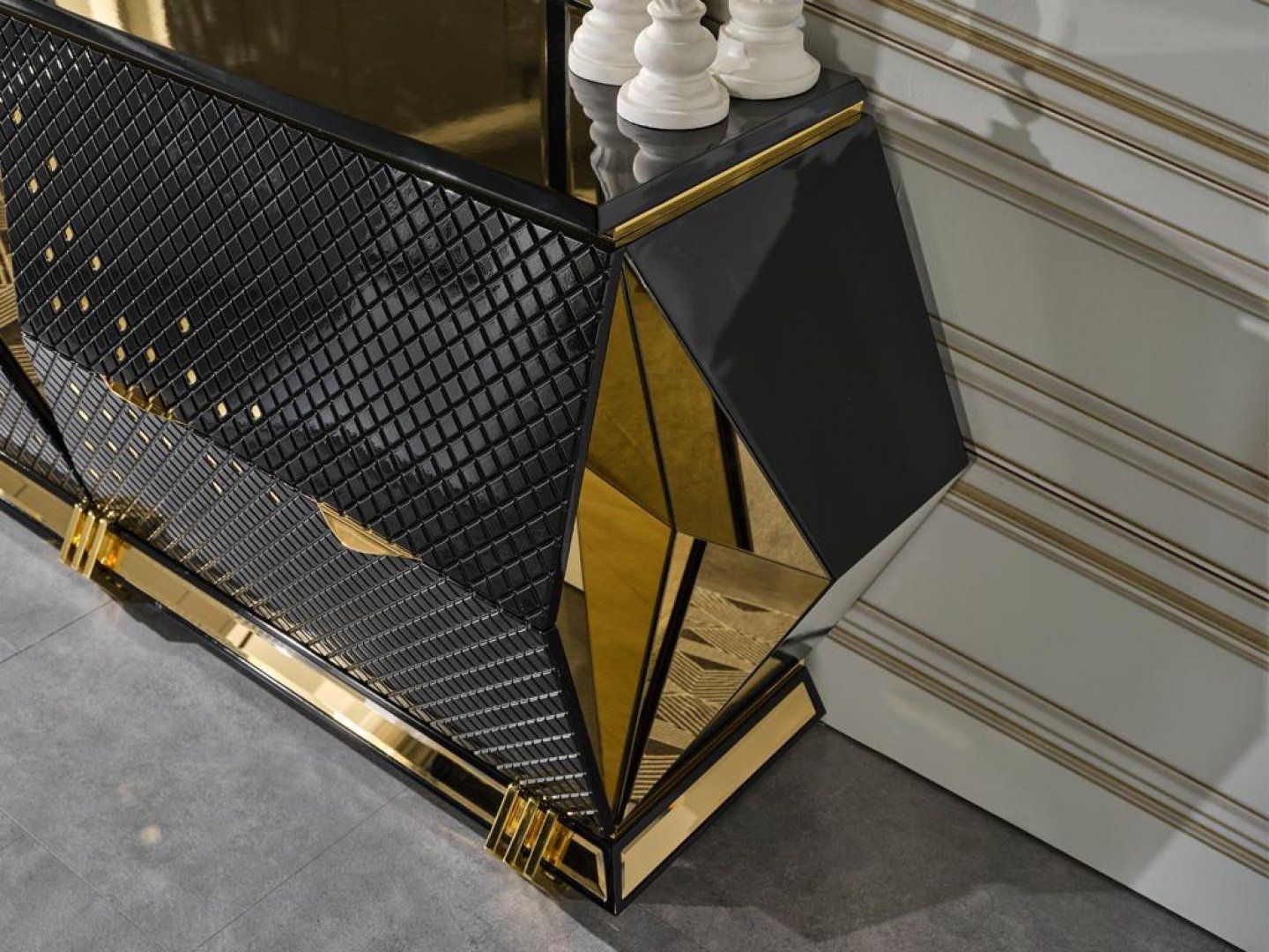 diamond dinning room 1