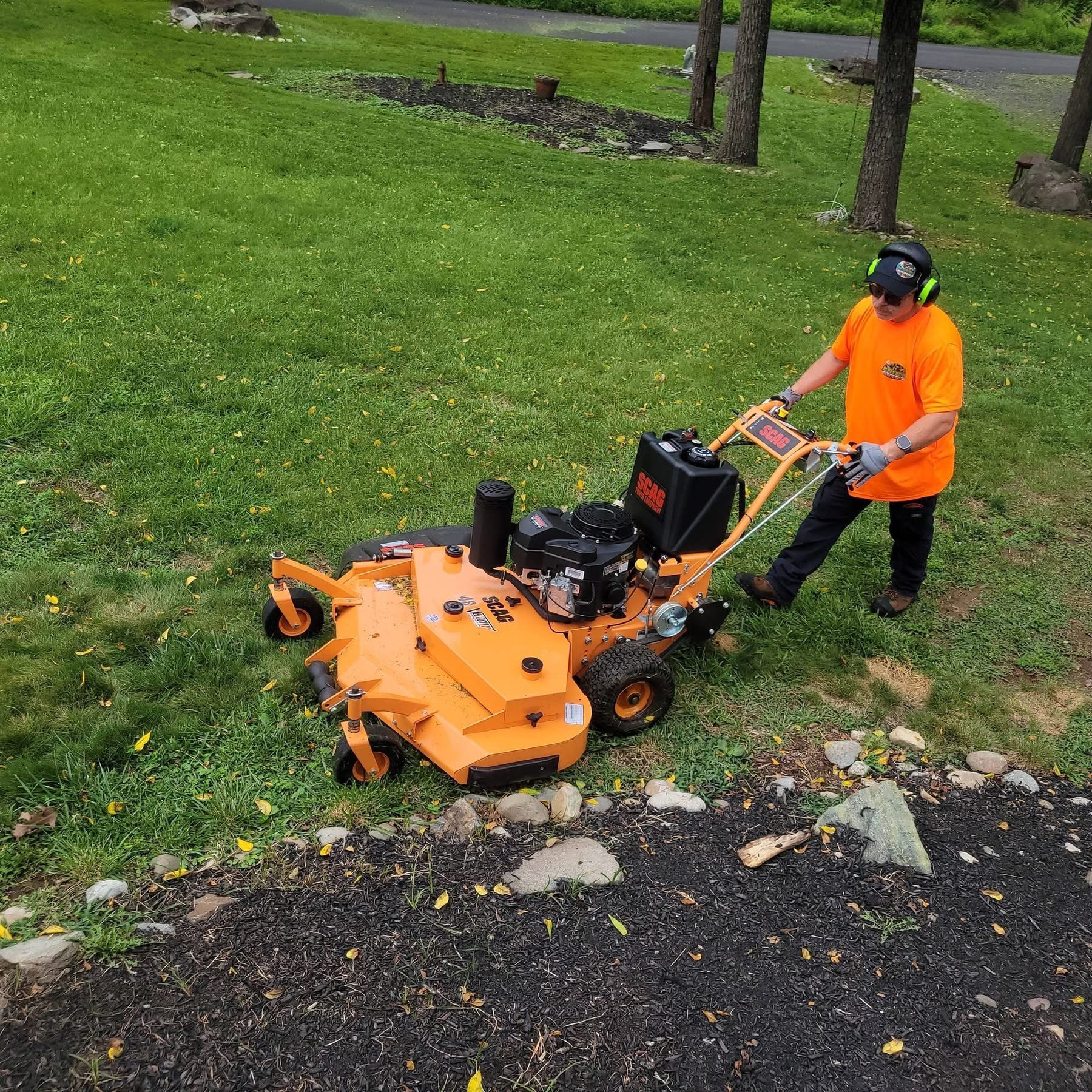 Fall yard cleanup and seasonal lawn care in Coopersburg PA