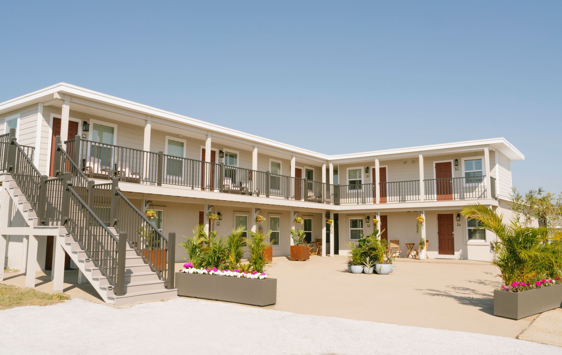 beach 5 villas courtyard