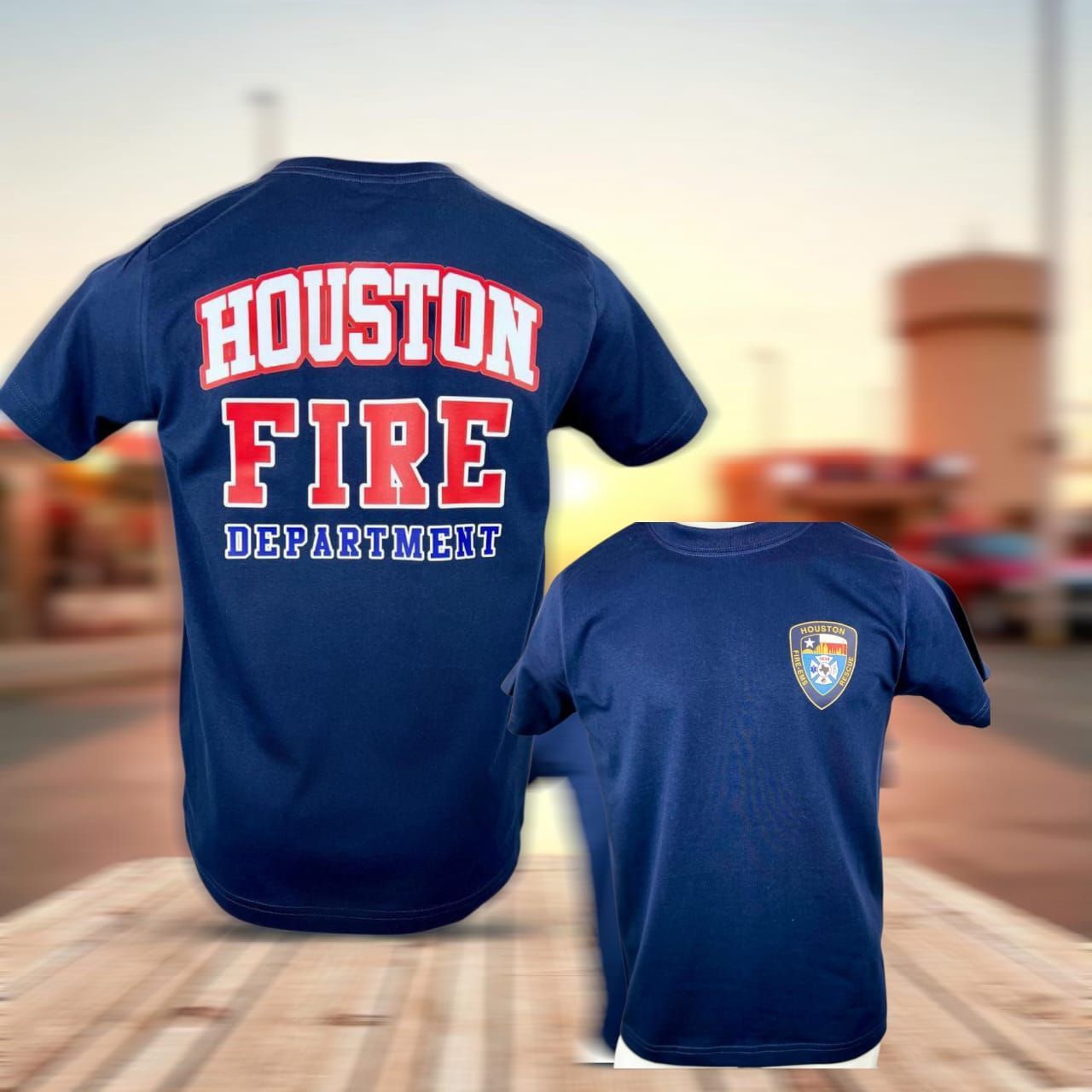 Camisetas azul marino del Departamento de Bomberos de Houston con letras rojas y blancas,