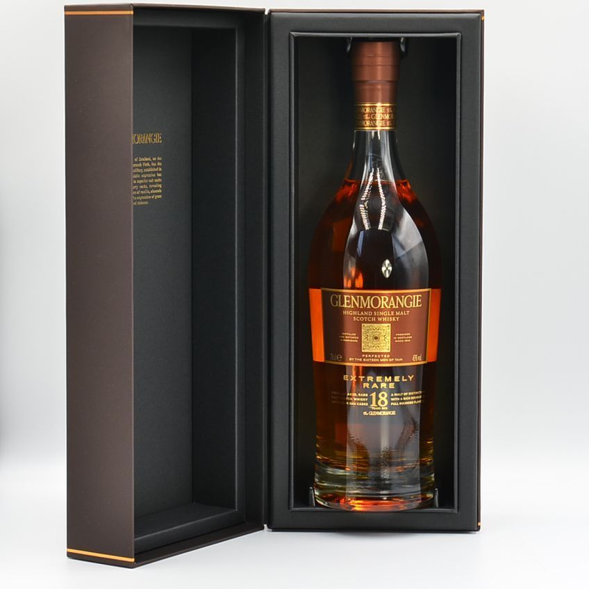 A bottle of glenmorangie whiskey in a box