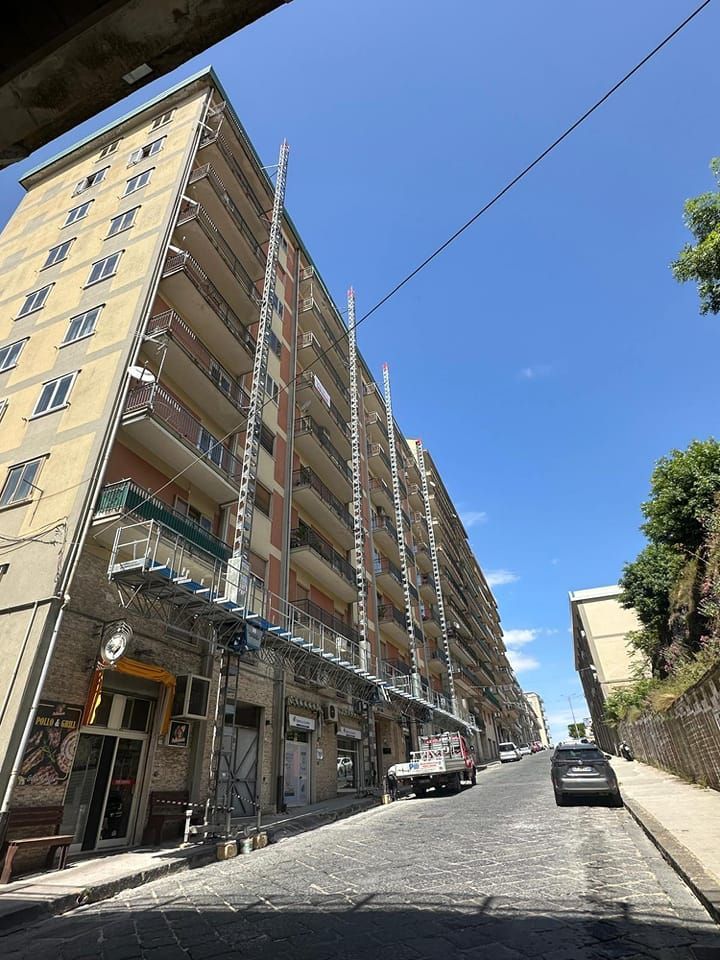piattaforme autosollevanti, piattaforme elettriche impalcature, ponteggi mobili