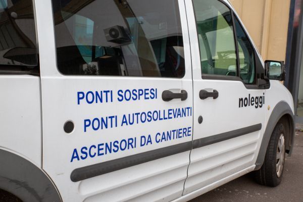 PILI PONTEGGI, Belpasso, SICILIA