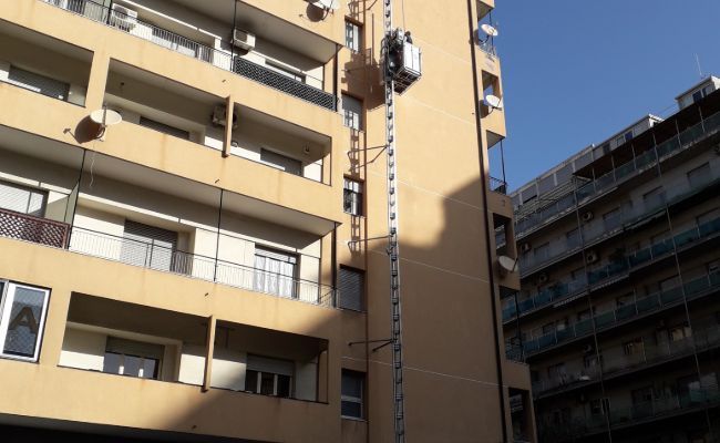 piattaforme di carico, impalcature, ponteggi mobili