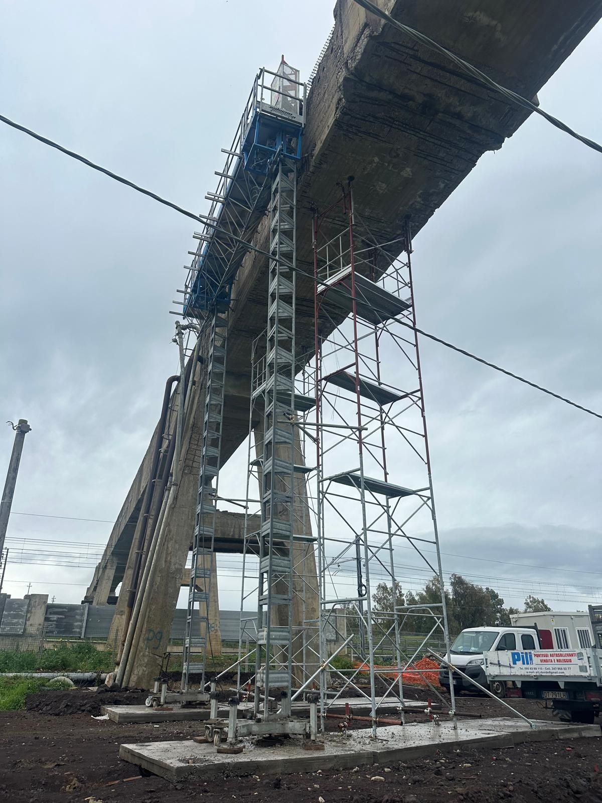 piattaforme autosollevanti, impalcature, ponteggi mobili