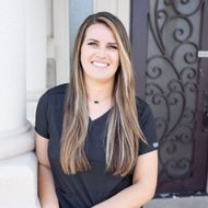 katie collier headshot