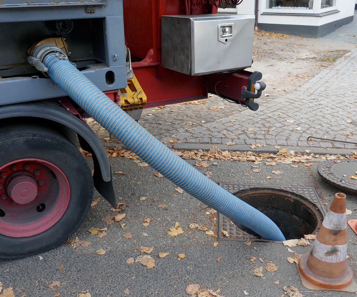 Pumping Off the Sewage Tank — St. Louis, MO — Shamrock Sewer & Drain Pumping Off the Sewage Tank — St. Louis, MO — Shamrock Sewer & Drain